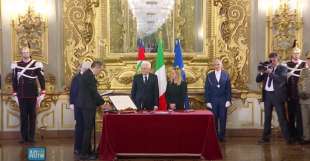 sergio mattarella giorgia meloni giuramento