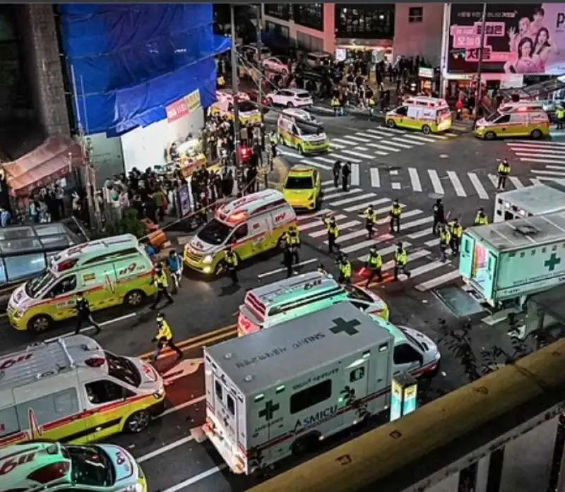 seul    persone muoiono schiacciate dalla calca durante i festeggiamenti di halloween   9