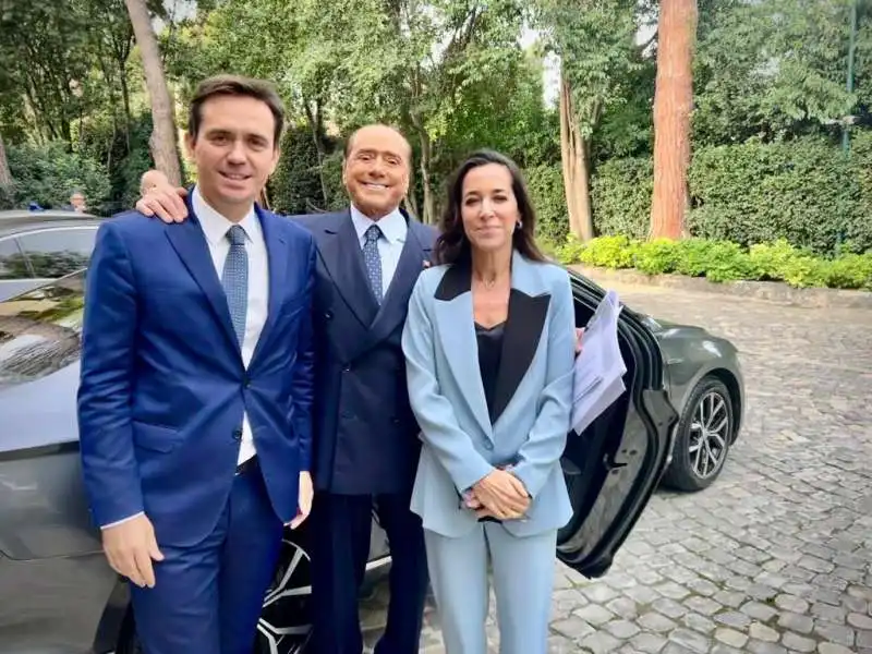 SILVIO BERLUSCONI ALESSANDRO CATTANEO E LICIA RONZULLI VANNO AL QUIRINALE PER LE CONSULTAZIONI