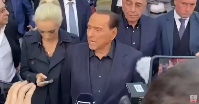 silvio berlusconi all inaugurazione del centro sportivo del monza  