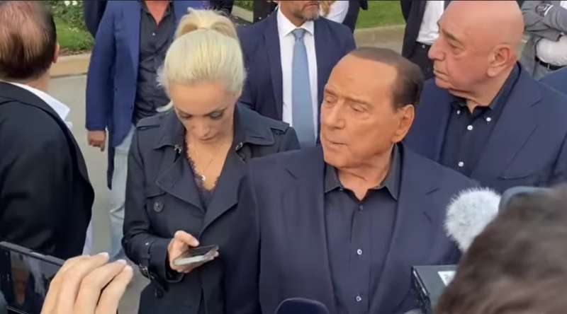 silvio berlusconi all inaugurazione del centro sportivo del monza 2