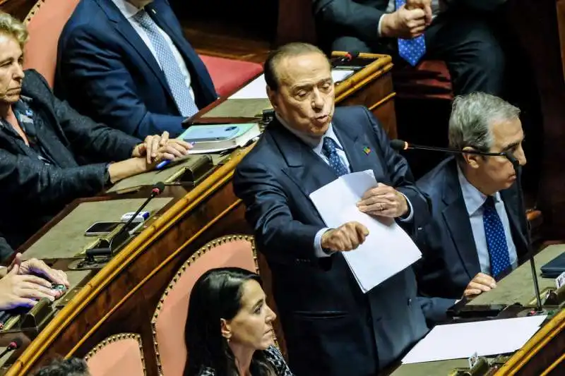   silvio berlusconi in senato 