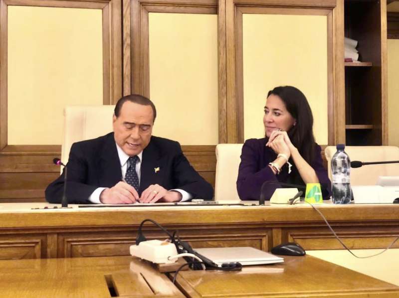 silvio berlusconi licia ronzulli