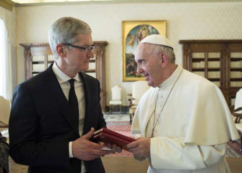 tim cook in udienza da papa francesco