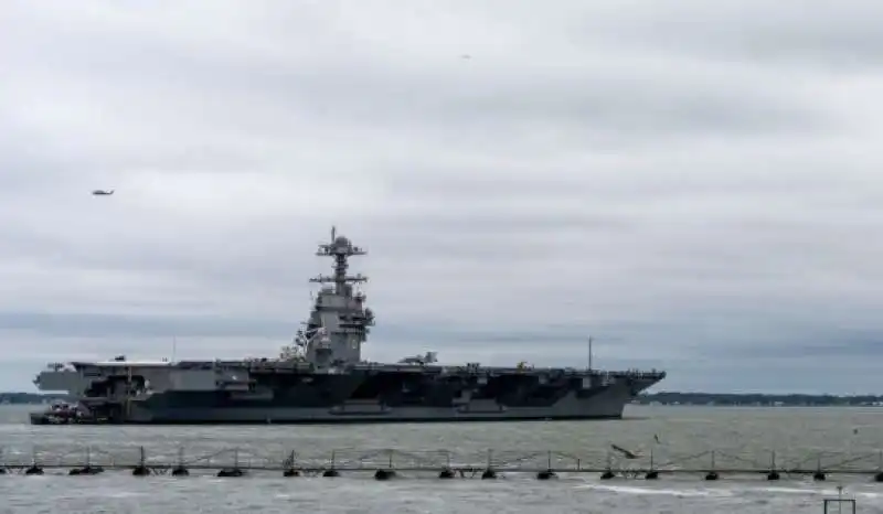 uss gerald ford nel mediterraneo   1