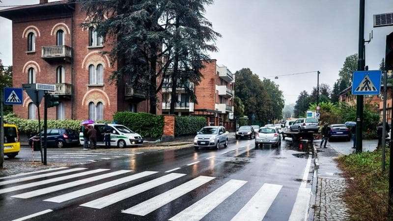 16enne investita a torino