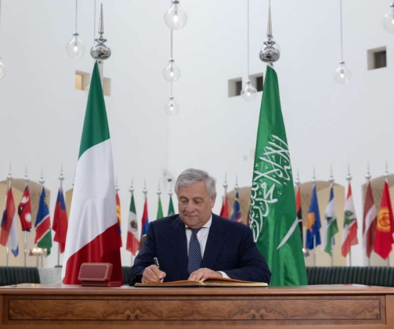 antonio tajani a riad arabia saudita 2