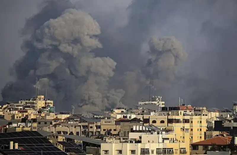 attacchi israeliani a gaza 