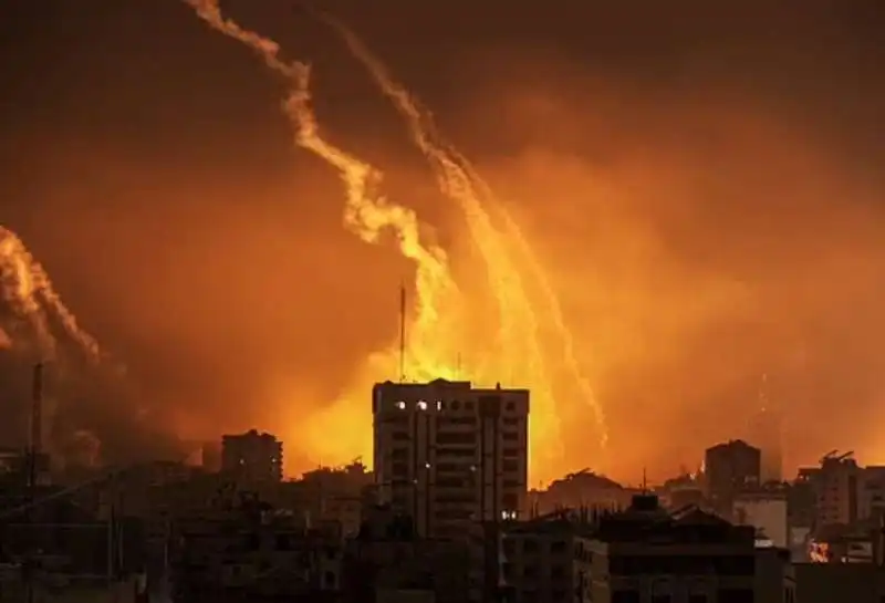 attacco israeliano su gaza   3