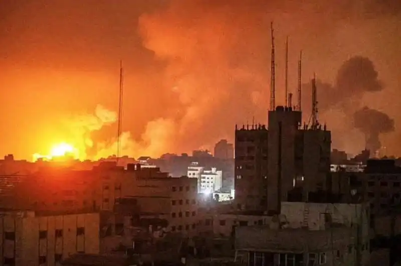 attacco israeliano su gaza   4