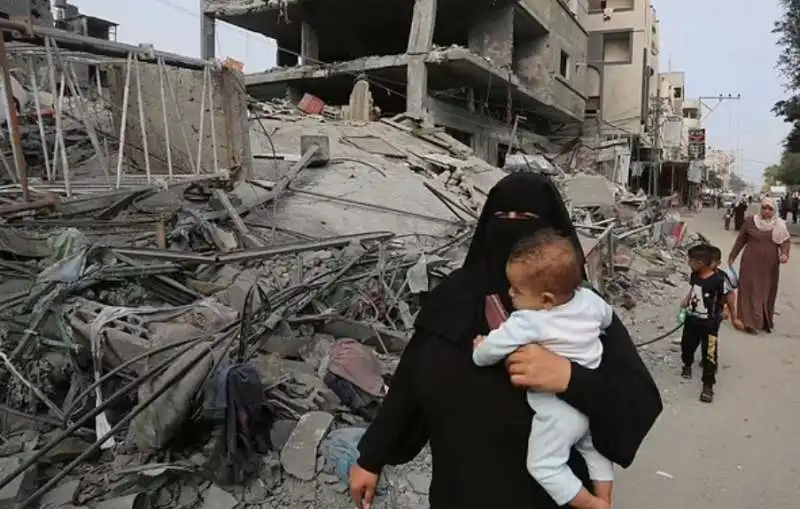 attacco israeliano su gaza   6