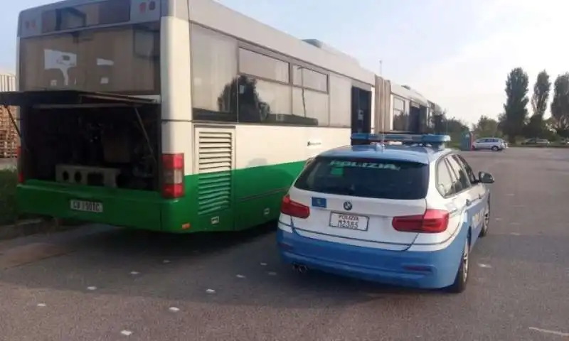 AUTOBUS ANDATO A FUOCO IN PROVINCIA DI PADOVA