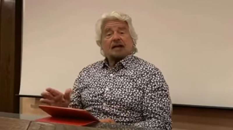 avatar di beppe grillo che parla in mandarino creato con intelligenza artificiale 1