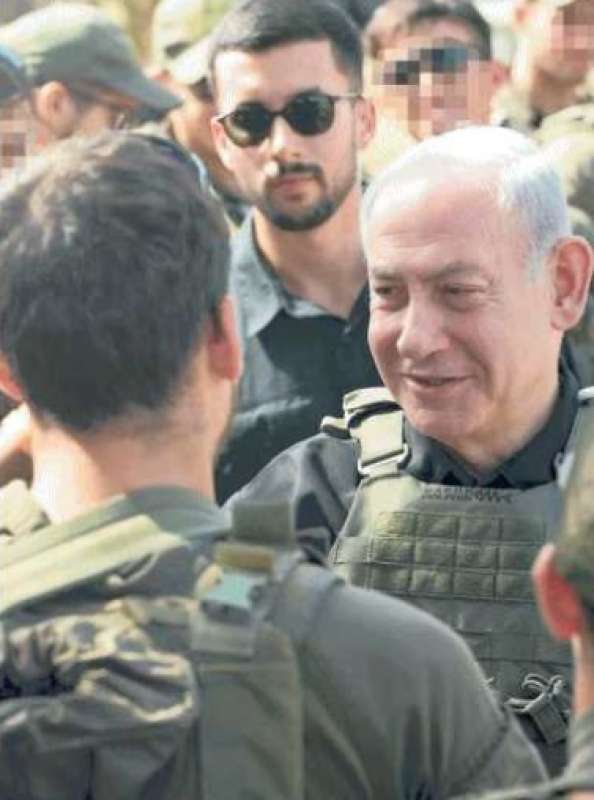 BIBI NETANYAHU TRA I SOLDATI