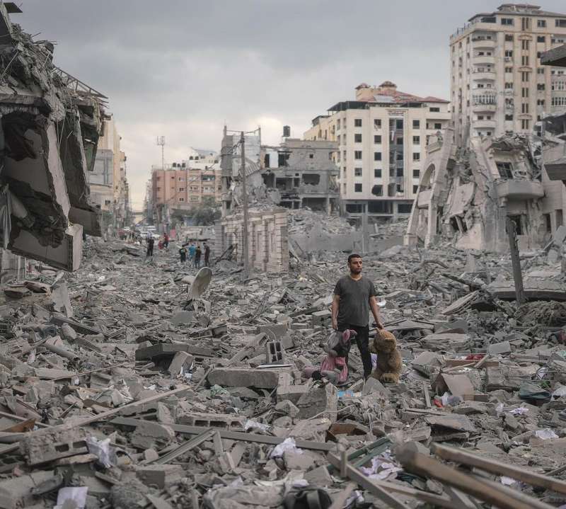 bombardamenti israeliani a gaza foto di motaz azaiza 15