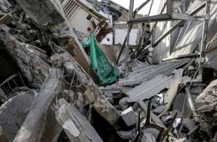 bombardamento israeliano su gaza.