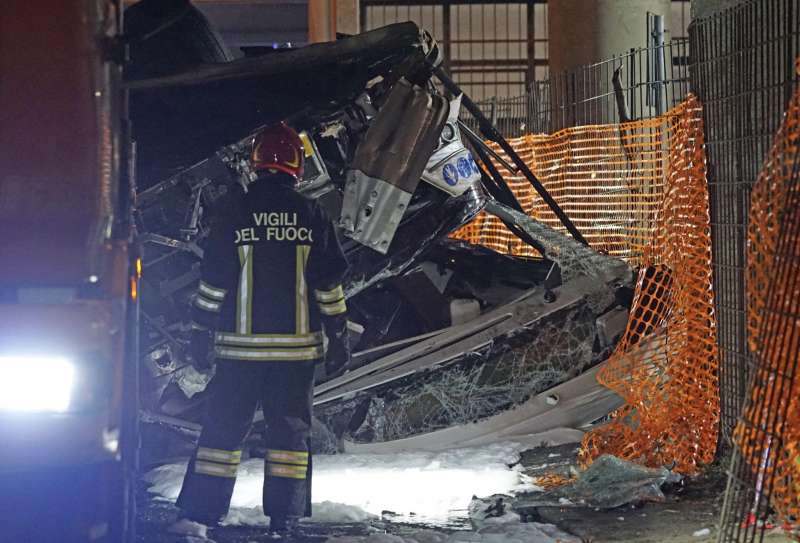 bus precipitato da un cavalcavia a mestre 3