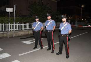 CARABINIERI SUL LUOGO DEL DUPLICE OMICIDIO A VIGNOLA (MODENA)