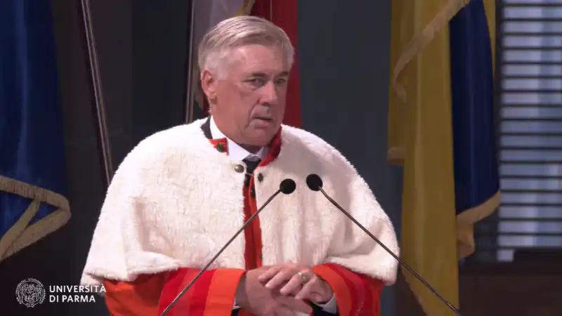 carlo ancelotti riceve la laurea ad honorem dall universita di parma 5