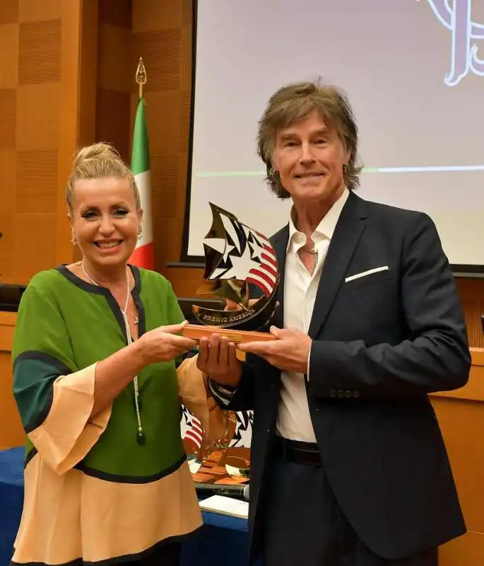 catia polidori premia ronn moss  foto di bacco