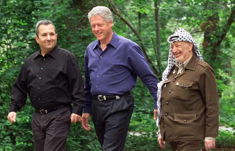 ehud barak con bill clinton e arafat a camp david