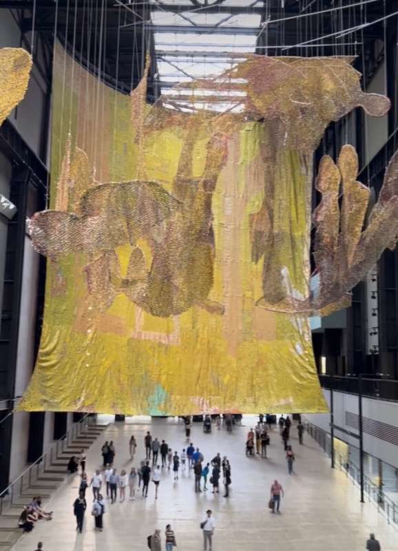 el anatsui installazione alla tate modern 12