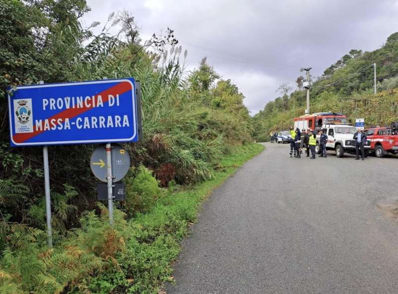 elicottero precipita nei boschi al confine tra liguria e toscana 6