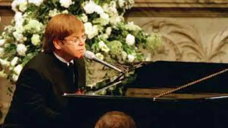 ELTON JOHN FUNERALI LADY D