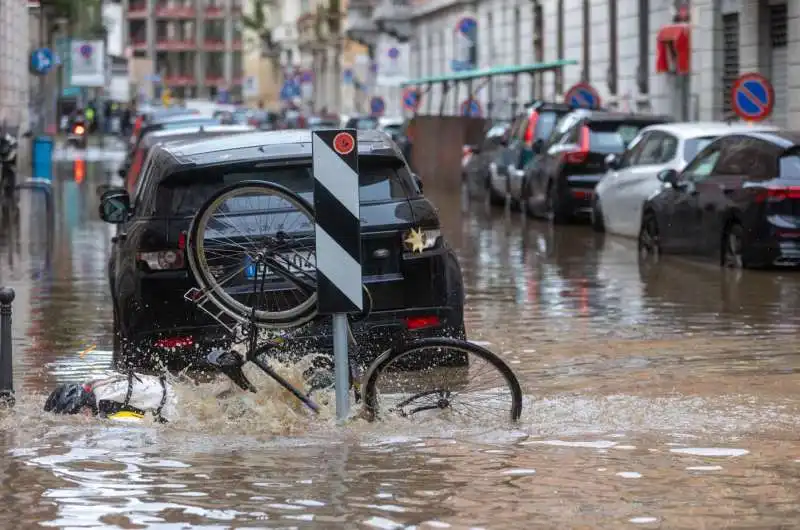 esondazione del fiume seveso a milano   53