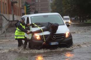 fiume seveso esondato a milano 5