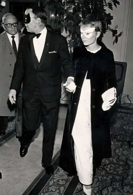 frank sinatra   mia farrow   black & white ball