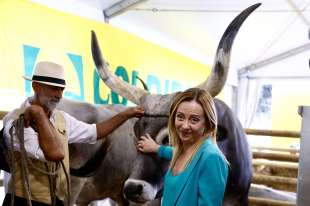 giorgia meloni al villaggio della coldiretti 2