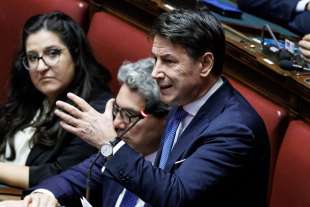 giuseppe conte - discussione alla camera sul salario minimo