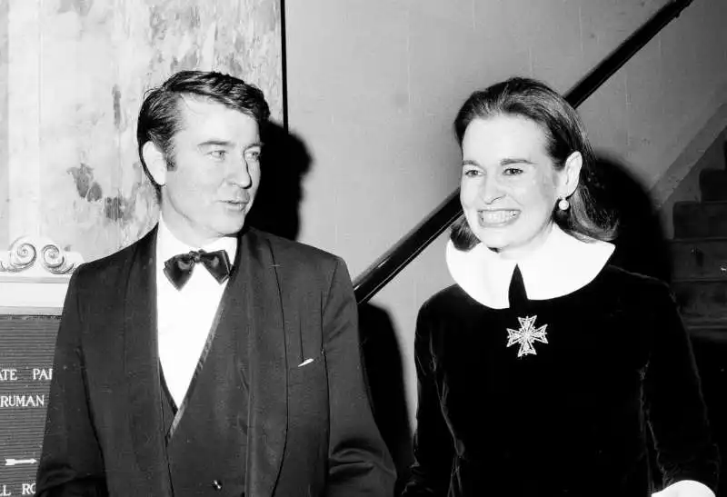 gloria vanderbilt   wyatt cooper   black & white ball