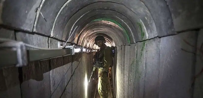 i tunnel scavati da hamas sotto il confine tra gaza e israele 