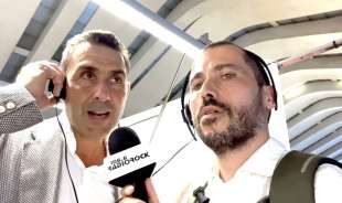 il generale roberto vannacci canta la locomotiva di guccini radio rock 3