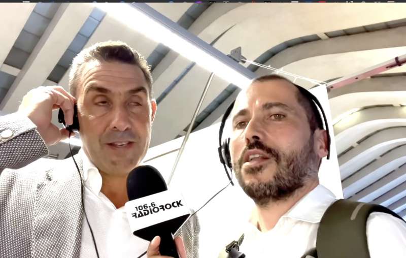 il generale roberto vannacci canta la locomotiva di guccini radio rock 9