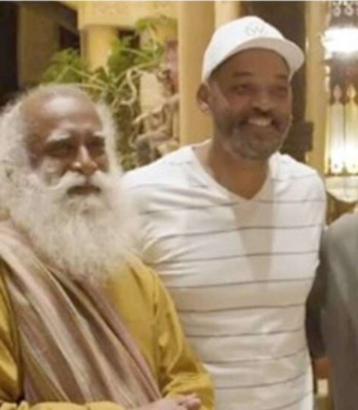 il mistico indiano sadhguru con will smith 2