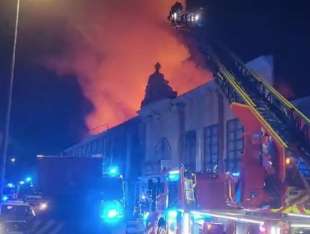 incendio alla discoteca teatre di murcia, in spagna 8