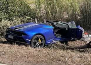 incidente ferrari lamborghini e camper in sardegna 2