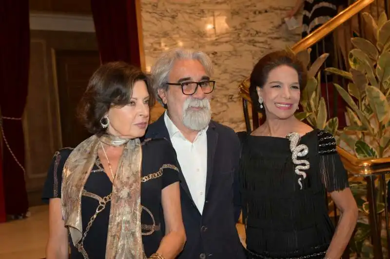 isabella gherardi   beppe vessicchio    marisela federici   foto di bacco 