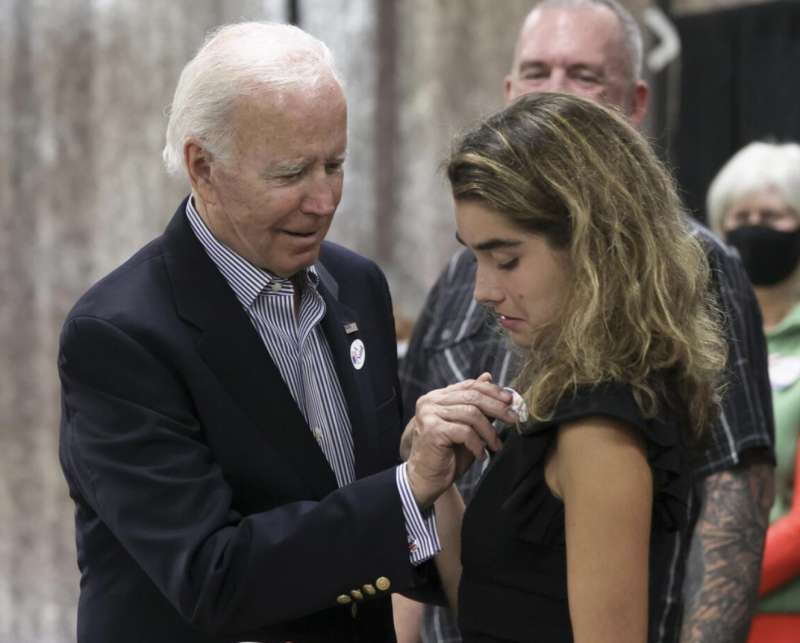 JOE BIDEN CON LA NIPOTE