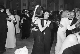 katharine graham truman capote lauren bacall jerome robbins black & white ball