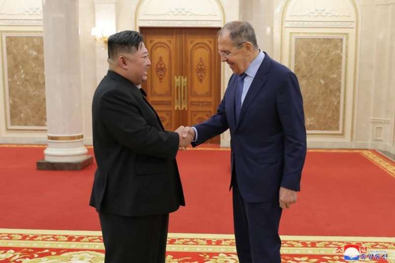 kim jong un e sergej lavrov a pyongyang