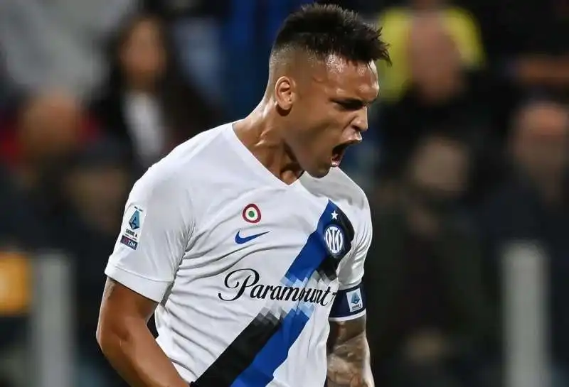 lautaro martinez 10