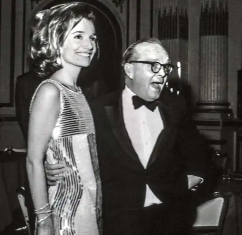 lee radziwill   truman capote   black & white ball 