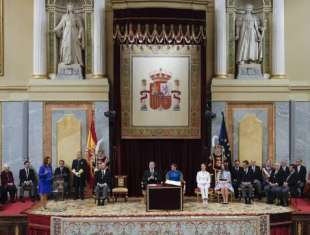 leonor di spagna giura sulla costituzione