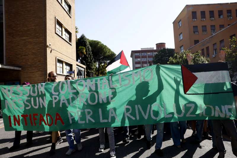 manifestazione degli studenti pro palestina a la sapienza 5