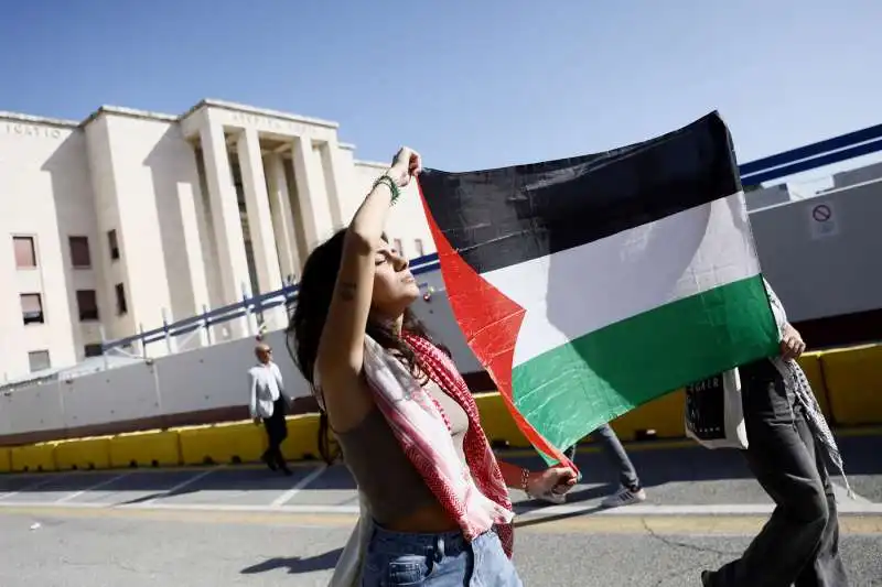 manifestazione degli studenti pro palestina a la sapienza   7