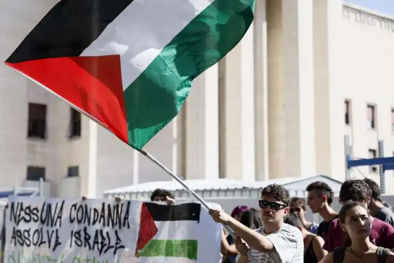 manifestazione degli studenti pro palestina a la sapienza   9